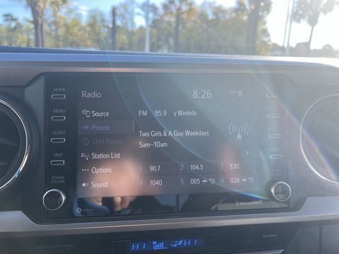 Used 2022 Toyota Tacoma SR5 image 23