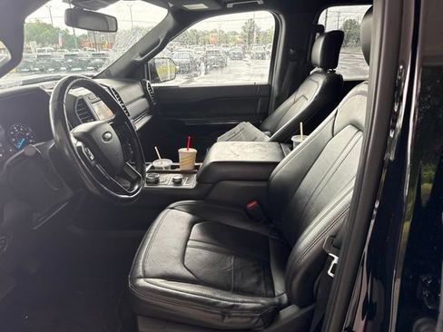 Used 2018 Ford Expedition Limited w/ Equipment Group 301A AWD/4WD image 11