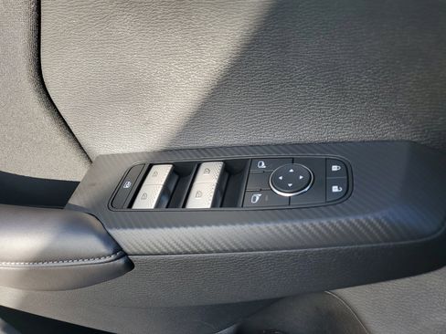 Used 2024 Mitsubishi Outlander ES image 28