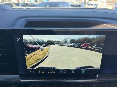 Used 2024 Chevrolet Silverado 2500 LTZ w/ LTZ Premium Package image 28