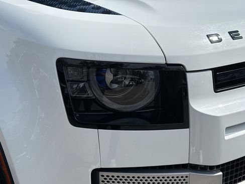 Used 2020 Land Rover Defender 110 SE image 35