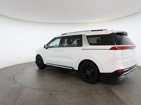 Used 2024 Kia Carnival SX image 10