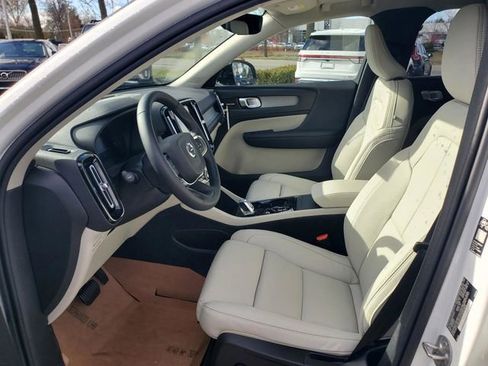 New 2026 Volvo XC40 B5 Ultra w/ Protection Package Premier image 13