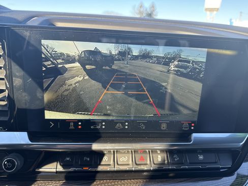 New 2026 Chevrolet Silverado 1500 LT w/ Z71 Off-Road Package image 24