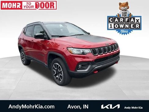 Used 2025 Jeep Compass Trailhawk AWD/4WD image 1