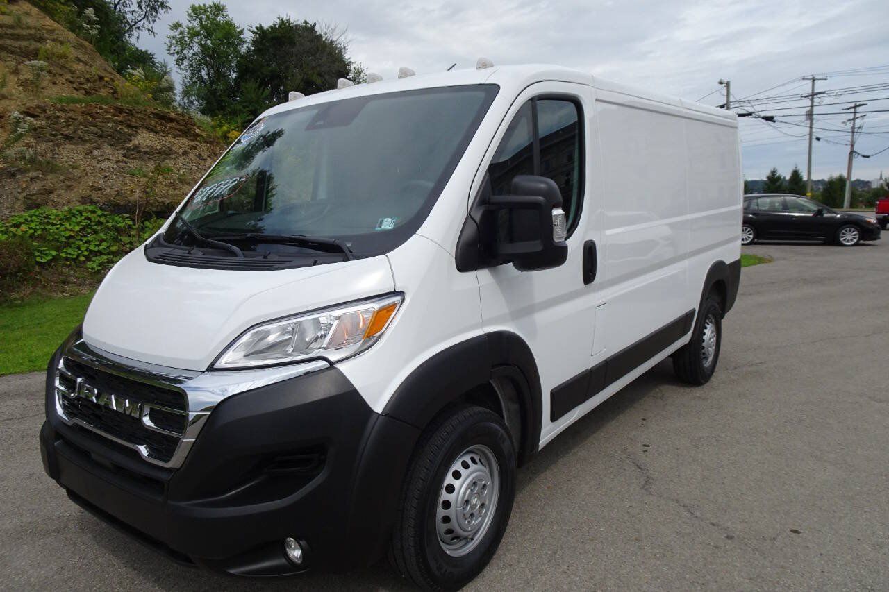 Used 2025 RAM ProMaster 2500 w/ U-Haul Equipment Group FWD image 2