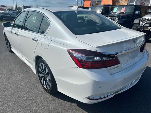 Used 2017 Honda Accord Touring image 7