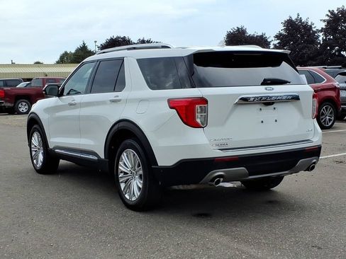 Used 2023 Ford Explorer Limited w/ Limited Technology Package AWD/4WD image 3