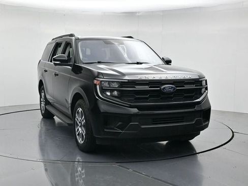 Used 2025 Ford Expedition Active AWD/4WD image 4