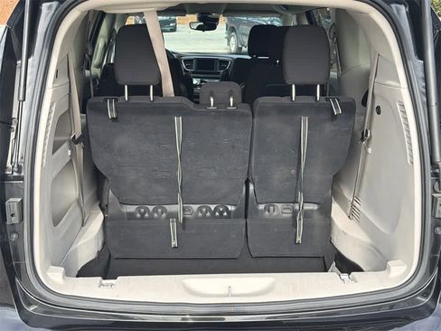 Used 2023 Chrysler Voyager LX image 15