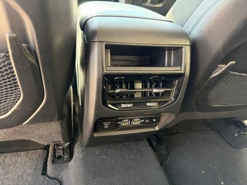 Used 2023 Jeep Grand Cherokee Limited AWD/4WD image 17