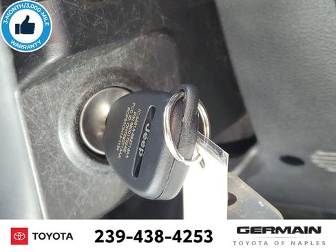 Used 2018 Jeep Wrangler Unlimited Sahara w/ Connectivity Group image 33