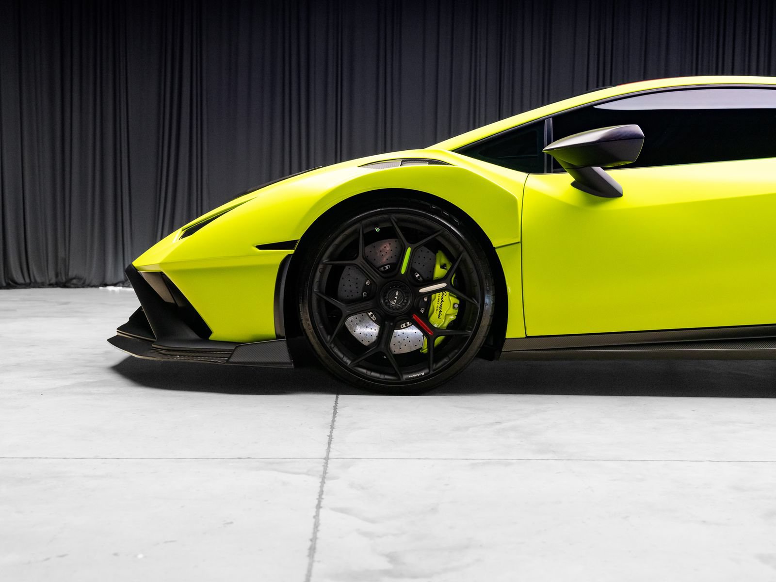 Used 2022 Lamborghini Huracan STO RWD image 30