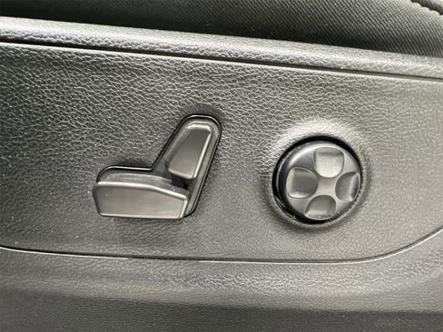 Used 2021 RAM 1500 Big Horn image 12