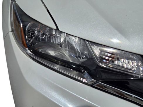 Used 2019 Honda Fit LX image 4