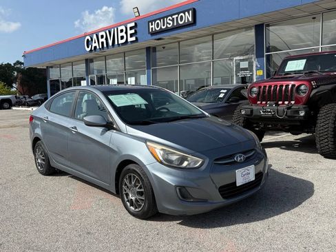 Used 2017 Hyundai Accent SE FWD image 1