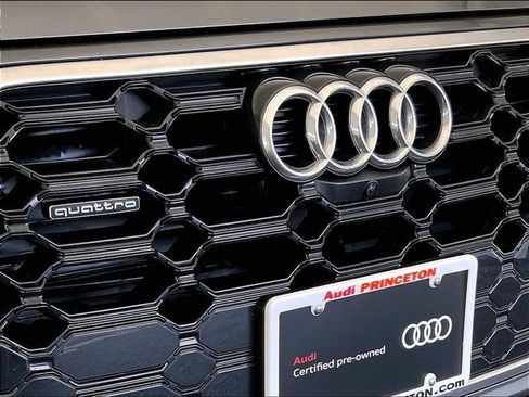 Used 2023 Audi Q5 2.0T Premium Plus w/ Premium Plus Package AWD/4WD image 30