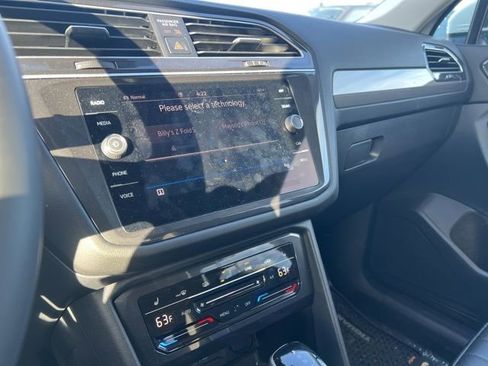 Used 2024 Volkswagen Tiguan SE image 15