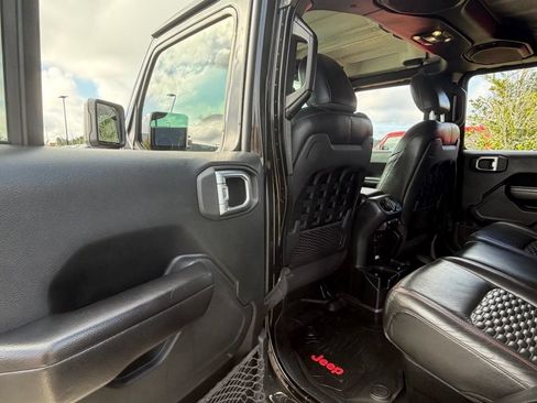 Used 2021 Jeep Gladiator Rubicon w/ Safety Group AWD/4WD image 19