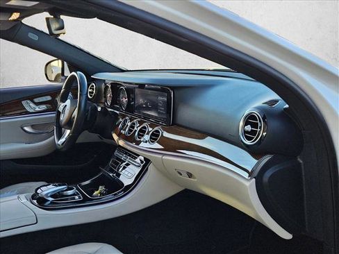 Used 2018 Mercedes-Benz E 300 E 300 image 21