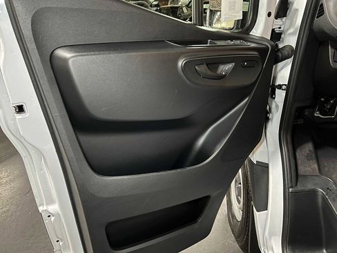 Used 2025 Mercedes-Benz Sprinter 2500 image 19
