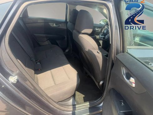 Used 2020 Kia Forte LXS FWD image 13