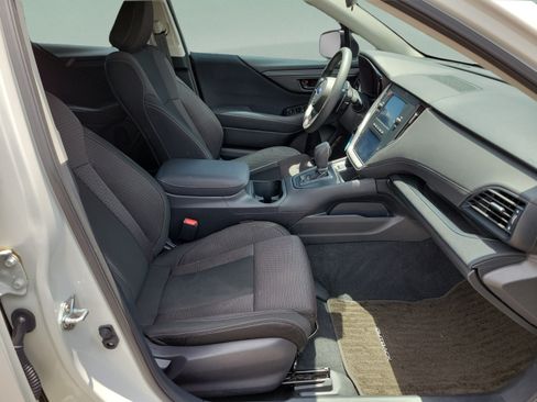 Used 2025 Subaru Outback AWD/4WD image 16