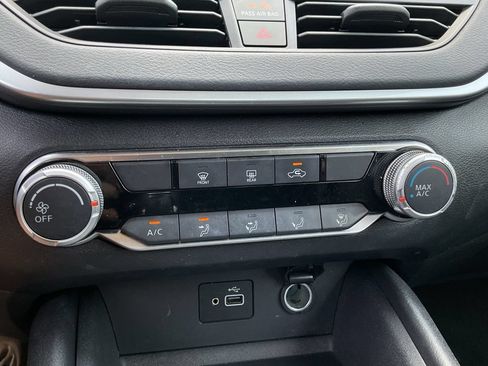 Used 2024 Nissan Altima 2.5 S FWD image 19