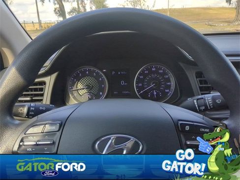 Used 2020 Hyundai Elantra SEL image 28