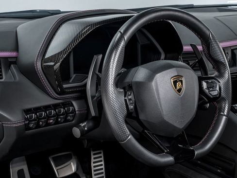 Used 2018 Lamborghini Aventador S image 12