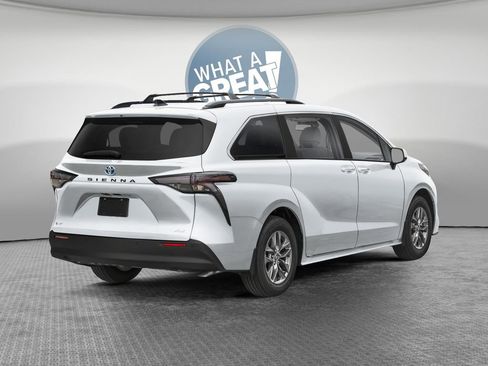 New 2026 Toyota Sienna XLE AWD/4WD image 2