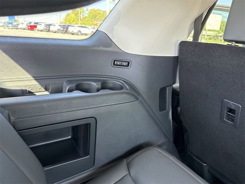 New 2025 Ford Expedition Active image 31