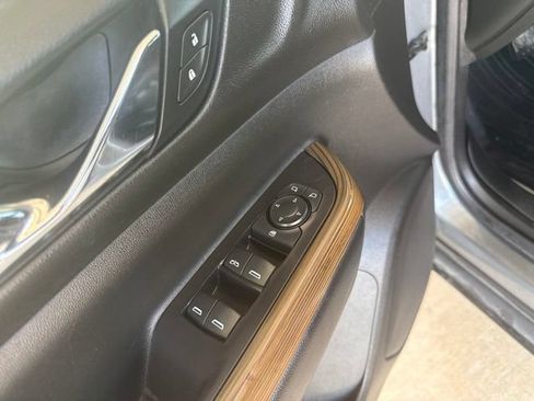Used 2020 GMC Acadia SLE FWD image 14