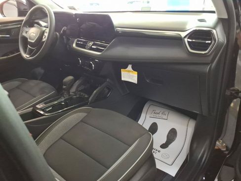 Used 2026 Chevrolet TrailBlazer LT FWD image 9