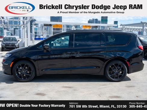 New 2026 Chrysler Pacifica Select image 8