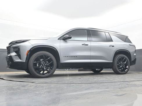 New 2026 Chevrolet Traverse RS w/ LPO, Floor Liner Package FWD image 26