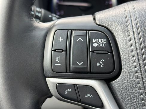 Used 2017 Toyota Highlander XLE FWD image 21