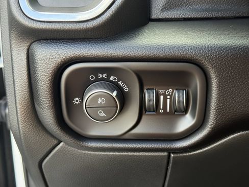 Used 2025 RAM 2500 Laramie w/ Night Edition AWD/4WD image 34