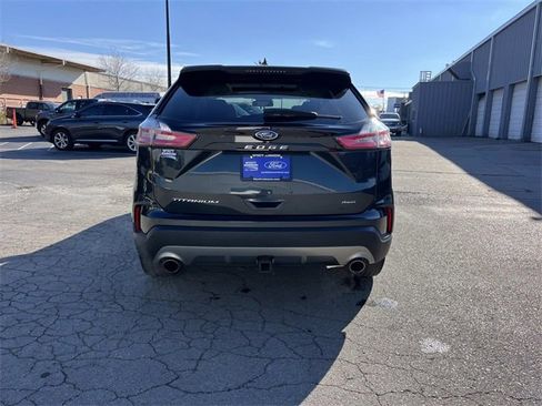 Used 2022 Ford Edge Titanium w/ Class II Trailer Tow Package image 4