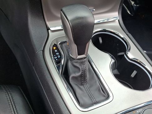 Used 2020 Jeep Grand Cherokee Limited AWD/4WD image 16