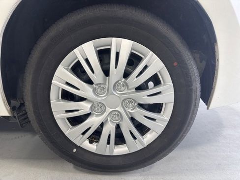 Used 2014 Toyota Corolla LE image 8