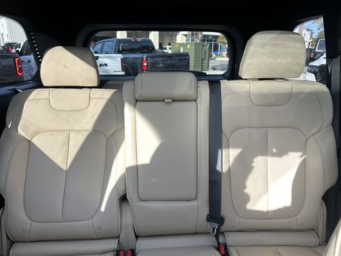 New 2025 Jeep Grand Cherokee Limited w/ Black Appearance Package image 39