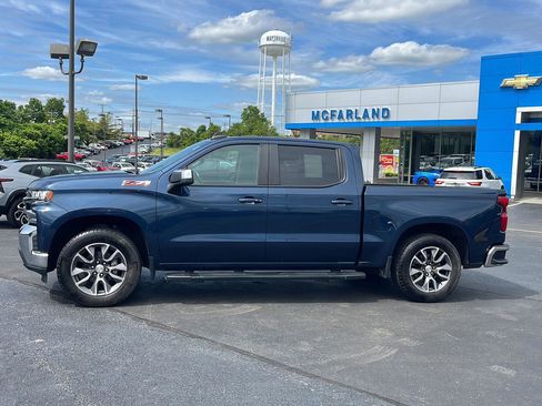 Used 2021 Chevrolet Silverado 1500 LT AWD/4WD image 2