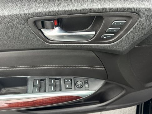 Used 2017 Acura TLX w/ Technology Package image 13