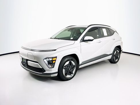 Used 2024 Hyundai Kona SEL FWD image 3