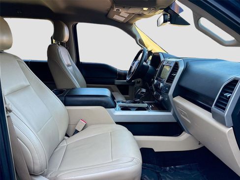 Used 2017 Ford F150 Lariat w/ Equipment Group 502A Luxury image 29