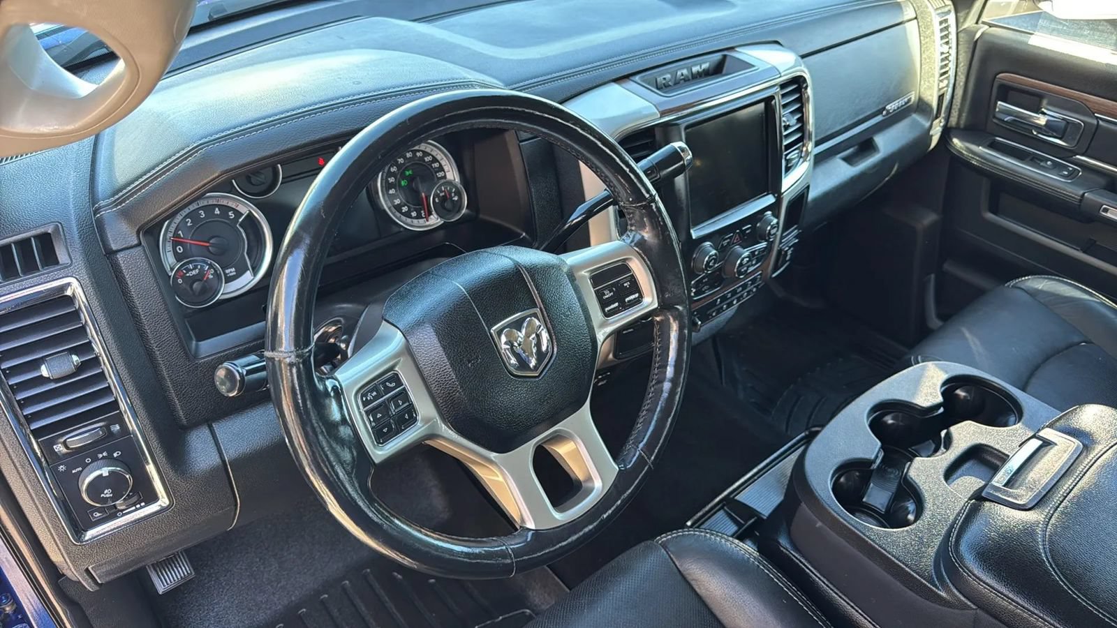 Used 2016 RAM 2500 Laramie AWD/4WD image 11