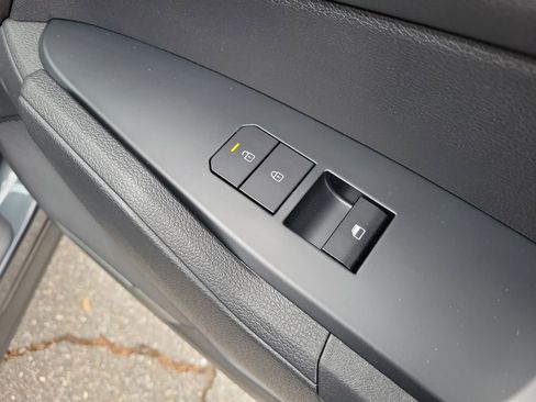 New 2026 Kia Sportage LX FWD image 11