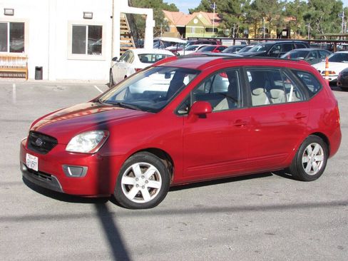 Used 2007 Kia Rondo LX w/ Convenience Pkg image 4