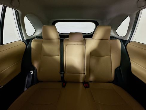 Used 2021 Toyota RAV4 LE image 29